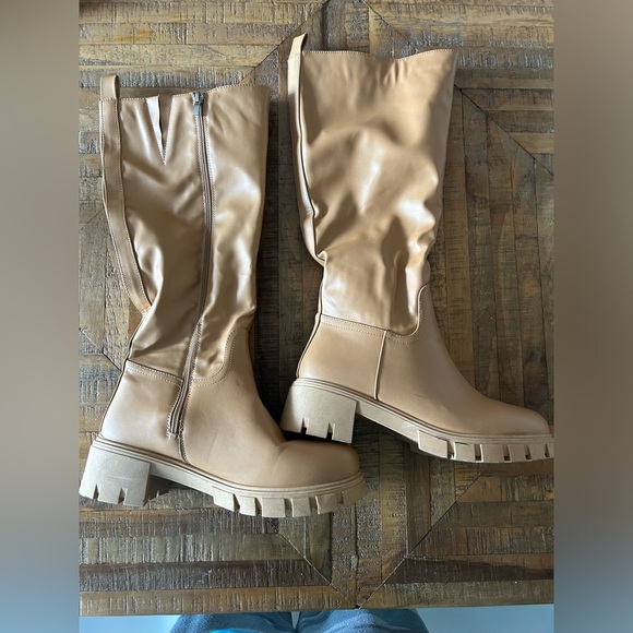 Brand new size 9 tan boots. Stylish and cozy. - Picture 1 of 4
